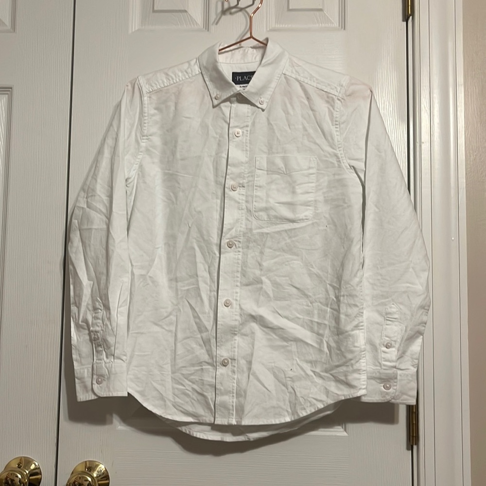 Place size boy, large white dress shirt